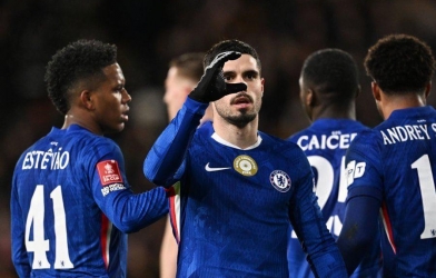 Lập hat-trick siêu đẳng, sao Bồ Đào Nha khiến HLV Chelsea phấn khích