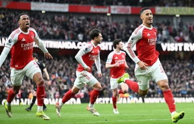 1 người 'trúng đậm' sau mỗi bàn thắng bóng chết của Arsenal