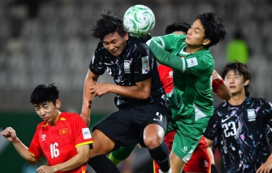 Đá quá hay, 'máy cày' khoẻ nhất U23 Việt Nam được gọi thẳng lên ĐTQG