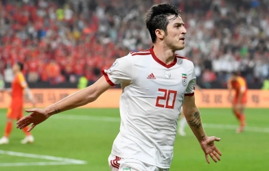 Chụp ảnh với lãnh đạo UAE, tiền đạo Iran bị gạch tên khỏi ĐTQG