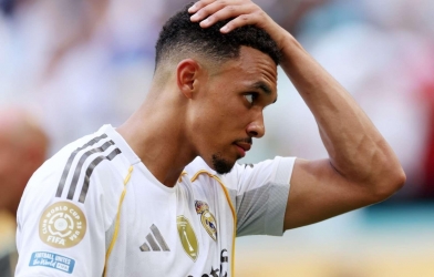 Arnold bất ngờ bị Real Madrid trừng phạt vì thiếu chuyên cần