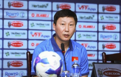 Quá tự tin, thầy Kim nói thẳng chiến thuật ĐT Việt Nam ngay gần đội Bangladesh