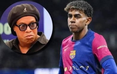 Ronaldinho chốt hạ về Yamal, Barca mở hội vì áo số 10
