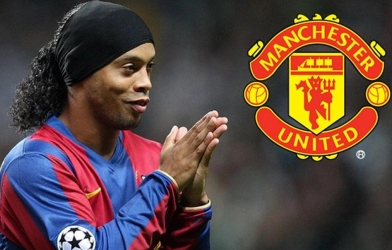 'Ronaldinho chỉ còn cách MU 48 tiếng đồng hồ'