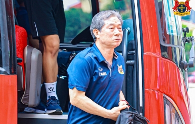 Không sử dụng tiền vệ số 1 Việt Nam, HLV Hàn Quốc nói thẳng điều này