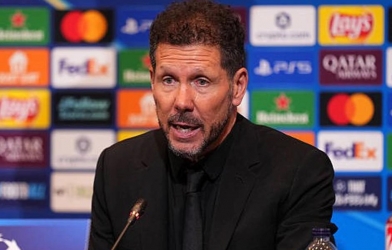 Simeone nói điều bất ngờ về trọng tài sau khi thua Arsenal