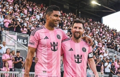 Bỏ qua Ronaldo, Casemiro ra quyết định đặc biệt để đá cùng Messi