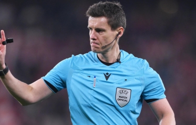 Trọng tài chung kết Champions League từng bị đòi 'tống vào tù'