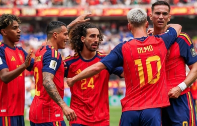 Tây Ban Nha san bằng kỷ lục điên rồ của Messi và Argentina
