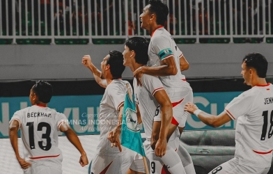 CĐV Indonesia lập tức gọi tên Việt Nam sau khi đại thắng Campuchia 5-1