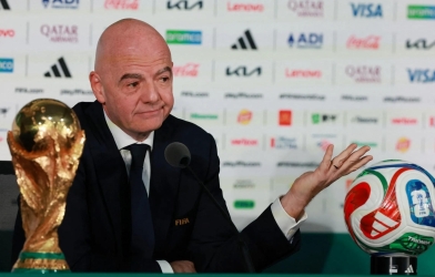 FIFA đặt 30 triệu USD lên bàn, cả thế giới bóng đá lập tức chia phe