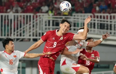 'Tòa tháp' gần 2m của Indonesia nói thẳng về nỗi đau thua Việt Nam