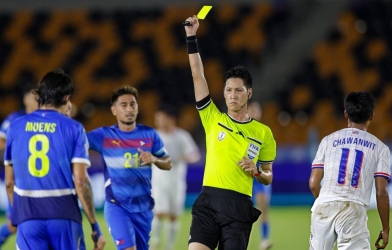 Trọng tài từng rút 345 thẻ vàng bắt trận Việt Nam vs Malaysia