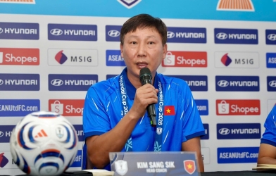 Trực tiếp HLV Kim Sang Sik họp báo trận Việt Nam vs Malaysia, 11h30 hôm nay 18/8