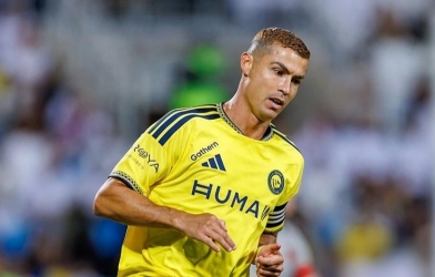Ronaldo lên tiếng khi bị thay sớm và chứng kiến Al Nassr ngược dòng