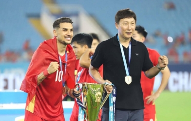 HLV Kim Sang Sik: 'Tôi xin nhận danh hiệu Nhà vua bóng đá Việt Nam'