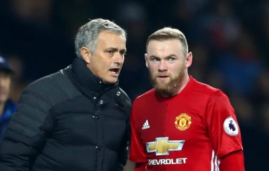 MU đá kiểu này, Rooney bảo Carrick học ngay Mourinho