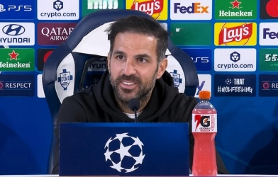 HLV Fabregas: 'Tôi xin lỗi vì bảo Como ngừng chạy khi dẫn MU 4 bàn'