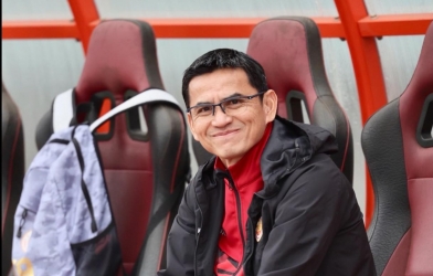 HLV Kiatisak lên tiếng về việc LĐBĐ Thái Lan có chủ tịch mới