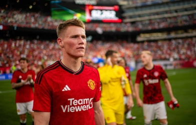 Ngôi sao đá 255 trận cho MU bất ngờ được Real Madrid trải thảm đỏ