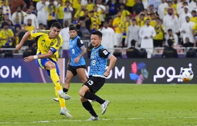 Đội bóng đánh bại Ronaldo đến Việt Nam đá giao hữu