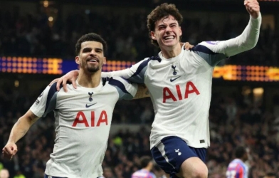 CHÍNH THỨC: Tottenham sở hữu huyền thoại Liverpool