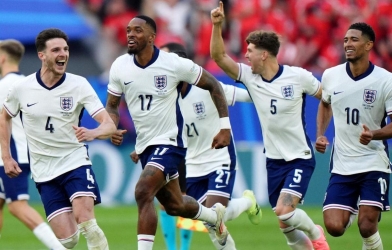 'Người hùng đeo mặt nạ' giúp tuyển Anh nuôi mộng cúp vàng World Cup