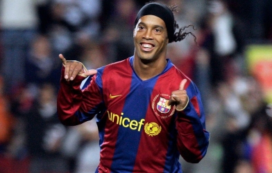 Tin chuyển nhượng tối 20/6: Ronaldinho gây bão khi chính thức thông báo tái xuất