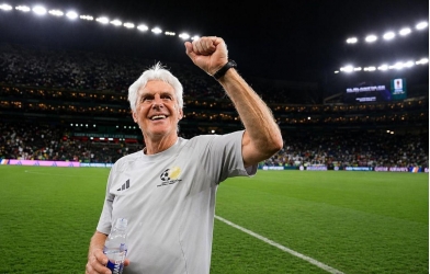 Chưa vội về với vợ, HLV 74 tuổi mơ viết tiếp cổ tích World Cup 2026