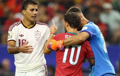 Vì sao Bernardo Silva và Rodri suýt 'tẩn nhau' ở trận Tây Ban Nha - Bồ Đào Nha?