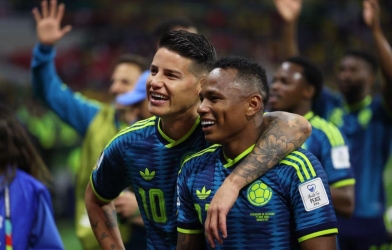 Bỏ lỡ cơ hội định mệnh, ngôi sao World Cup chưa dám về nước sau khi bị loại