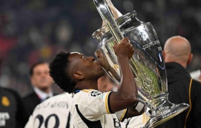 Tin chuyển nhượng 7/8: Vinicius chốt lựa chọn cho mùa giải mới