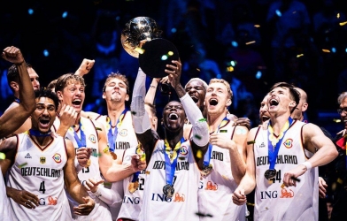 Nhà vô địch thế giới đổi đội lần thứ 12, tiến sát kỷ lục khó tin tại NBA