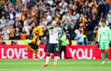 Vì sao MU thua Hull City? Tuyến giữa lép vế, Rashford trở lại vẫn bất lực