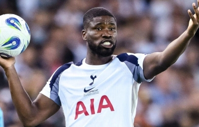 XÁC NHẬN: Tottenham chia tay “máy ném biên” từng vô địch Europa League