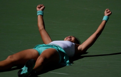 Địa chấn US Open 2026: Tay vợt Trung Quốc tạo cuộc ngược dòng thế kỷ trước Iga Swiatek