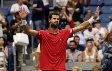 Thăng hoa sau khi hạ thần đồng gốc Việt, người khổng lồ Nga trở lại bán kết US Open