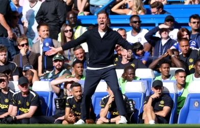 CĐV Chelsea nổi giận sau khi đội nhà chạm cột mốc buồn 65 năm