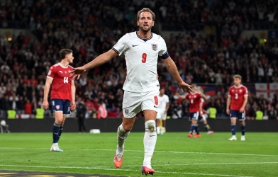 Đúng ngày Messi chia tay ĐTQG, Harry Kane bất ngờ nhắc tới câu chuyện Quả bóng vàng