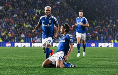 Nhấn chìm MU, truyền nhân Messi chính thức ghi danh lịch sử với kỷ lục độc