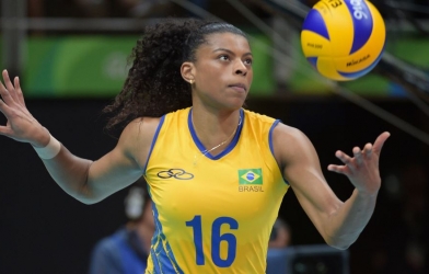 Fernanda Garay nhận giải VĐV bóng chuyền xuất sắc nhất Brazil năm 2021 trước khi từ giã sự nghiệp