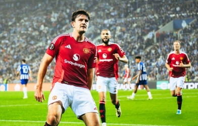 Maguire hóa người hùng, MU hòa chật vật Porto