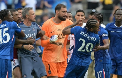 Luis Enrique lên tiếng về hành vi đánh Joao Pedro