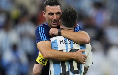 Scaloni bất ngờ nhắc tới Tây Ban Nha, gửi lời đặc biệt tới Messi
