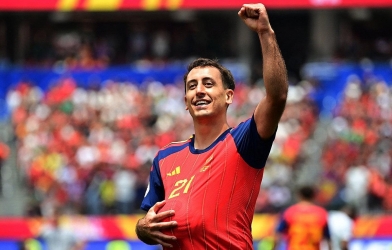 Đưa Tây Ban Nha vào chung kết World Cup, Oyarzabal lập tức đi vào lịch sử