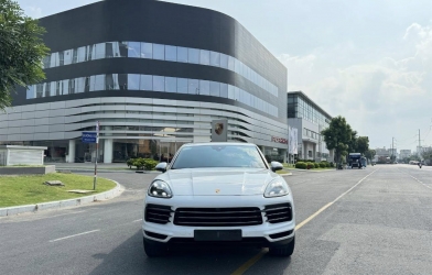 Porsche Cayenne độ tiền tỷ xuất hiện gây bão sàn xe cũ