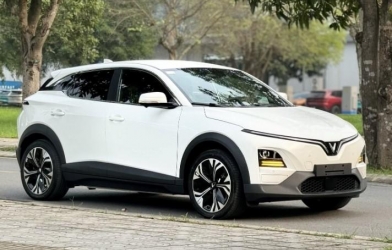 Xe gầm cao áp đảo thị trường ô tô Việt Nam tháng 4/2025