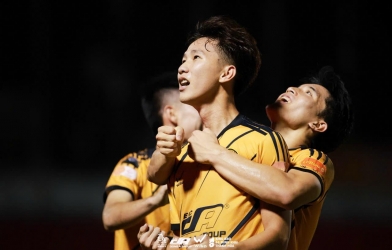 Cầu thủ Lào gốc Việt vừa gây sốt ở V-League thực ra là ai?