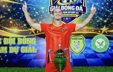 Tiền đạo nhập tịch Việt Nam có cơ hội thăng hạng ở tuổi U50