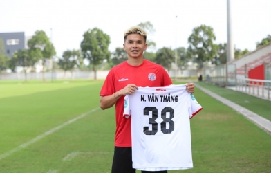 Tiền vệ Việt kiều Mỹ 'ghi bàn như máy' sau khi rời bóng đá Việt